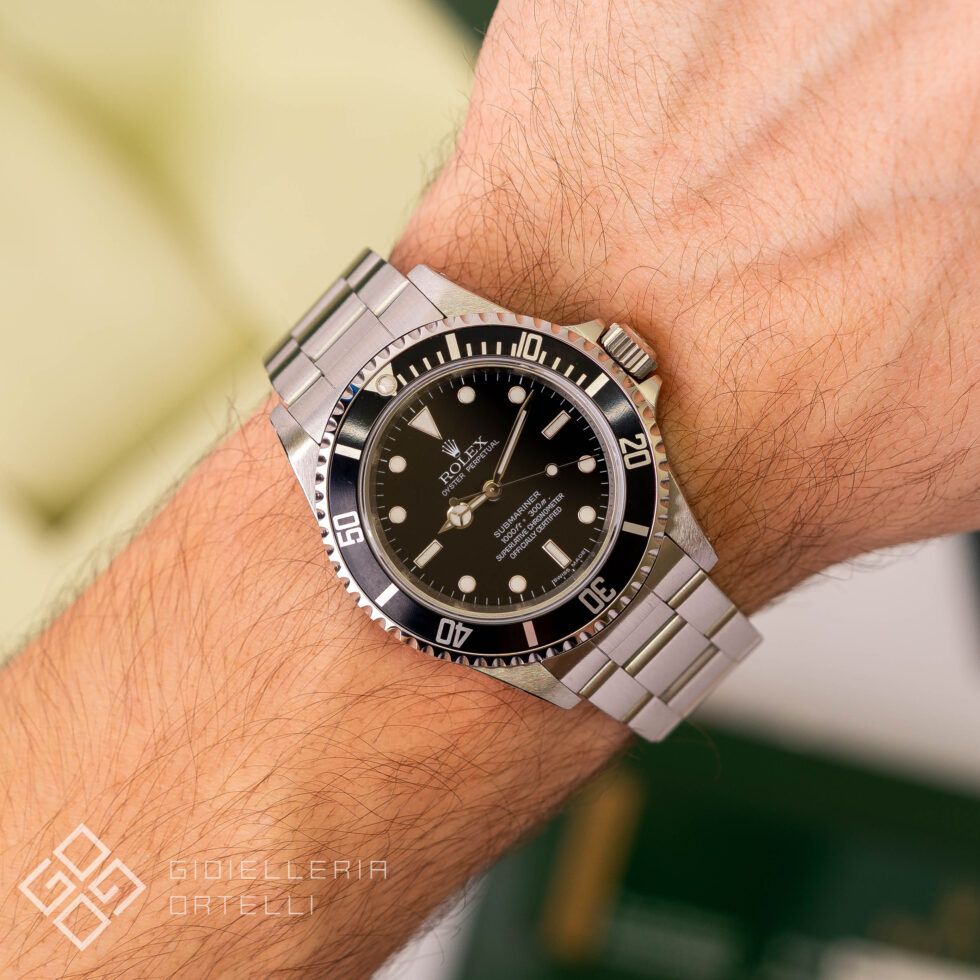 Rolex Submariner No Data RRR | 14060M | Full Set | Like New | 4 Scritte